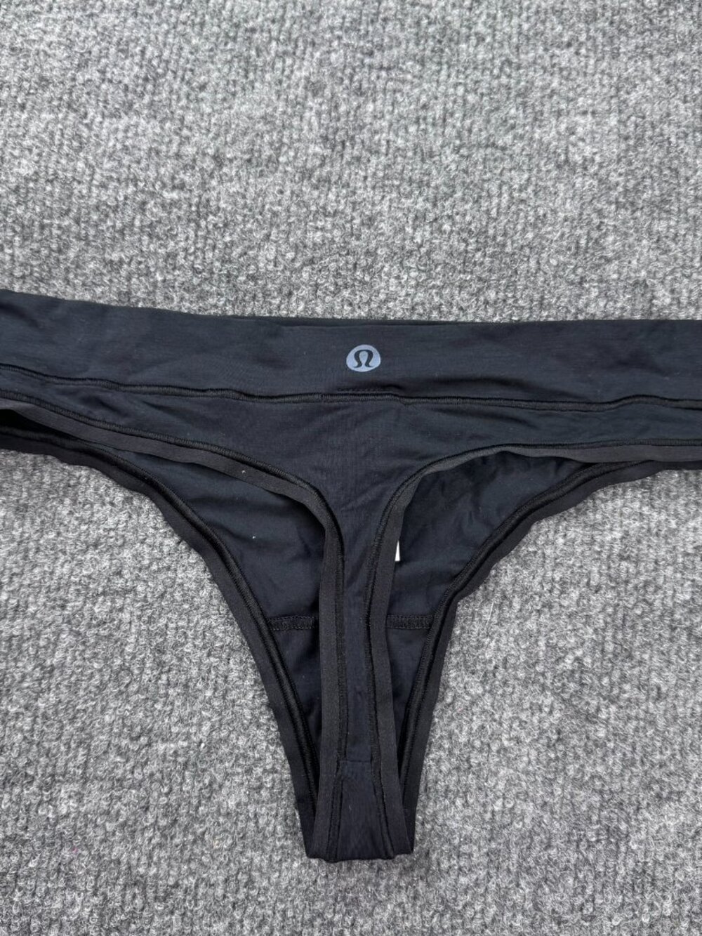 Lululemon UnderEase Mid Rise Thong Underwear Black Size S Modal Lycra new